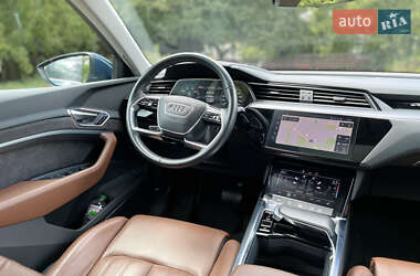 Внедорожник / Кроссовер Audi e-tron 2019 в 
