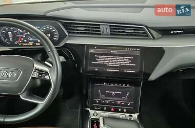 Внедорожник / Кроссовер Audi e-tron 2020 в 