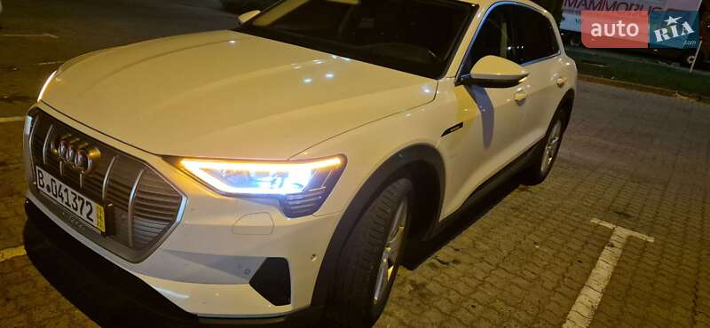 Внедорожник / Кроссовер Audi e-tron 2020 в Виннице