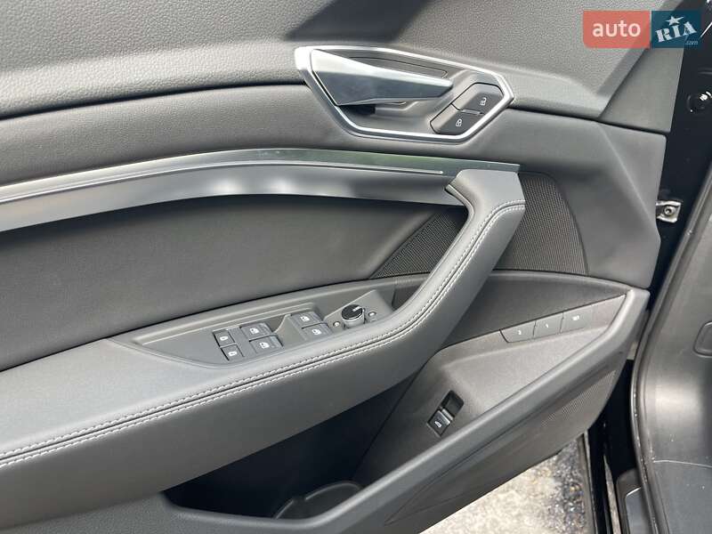 Внедорожник / Кроссовер Audi e-tron 2022 в Киеве