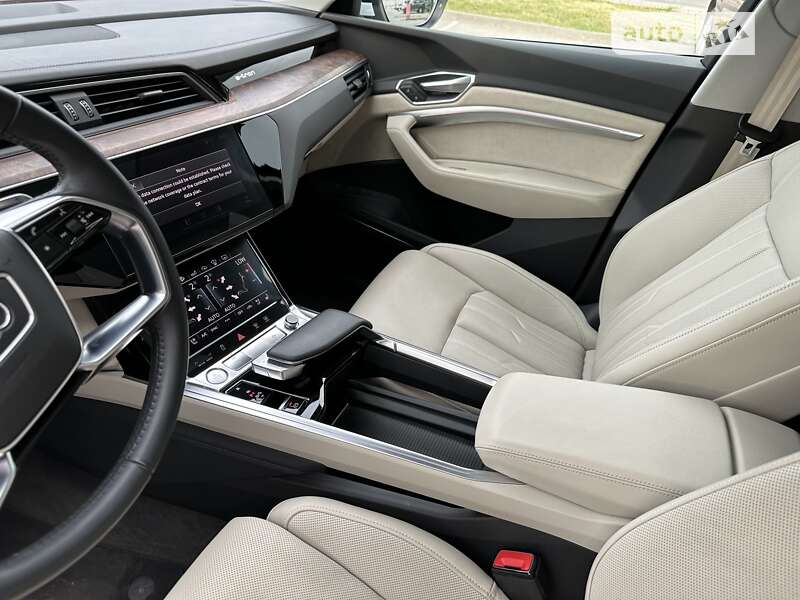 Внедорожник / Кроссовер Audi e-tron 2019 в Виннице