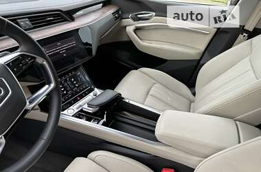 Внедорожник / Кроссовер Audi e-tron 2019 в 