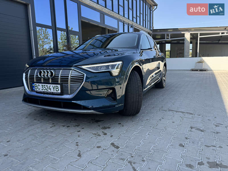 Внедорожник / Кроссовер Audi e-tron 2020 в 