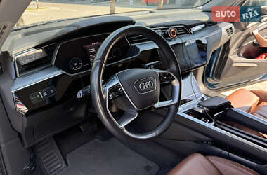 Внедорожник / Кроссовер Audi e-tron 2020 в 