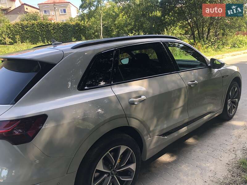 Позашляховик / Кросовер Audi e-tron 2021 в Львові