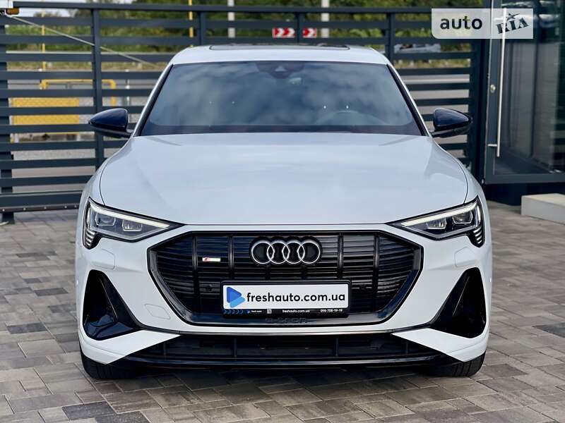 Внедорожник / Кроссовер Audi e-tron 2021 в Ровно