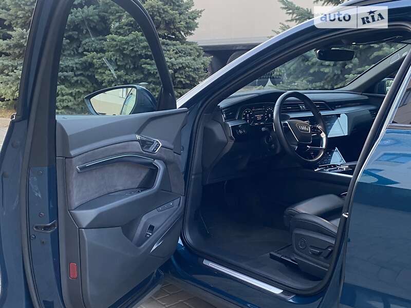 Внедорожник / Кроссовер Audi e-tron 2018 в Харькове