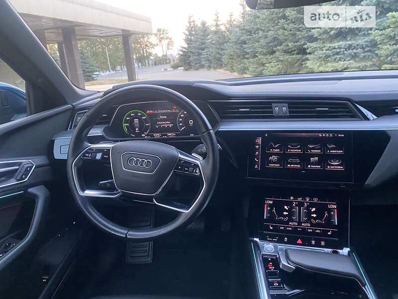 Внедорожник / Кроссовер Audi e-tron 2018 в Харькове
