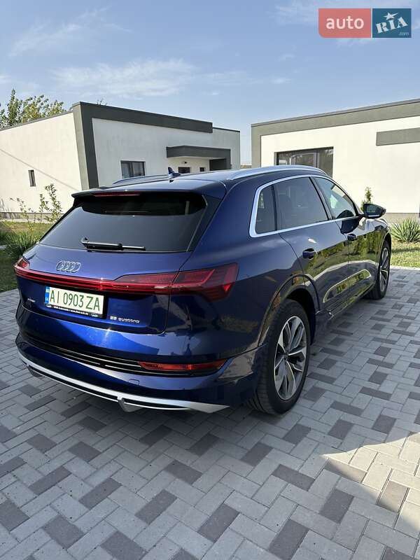 Позашляховик / Кросовер Audi e-tron 2020 в Києві
