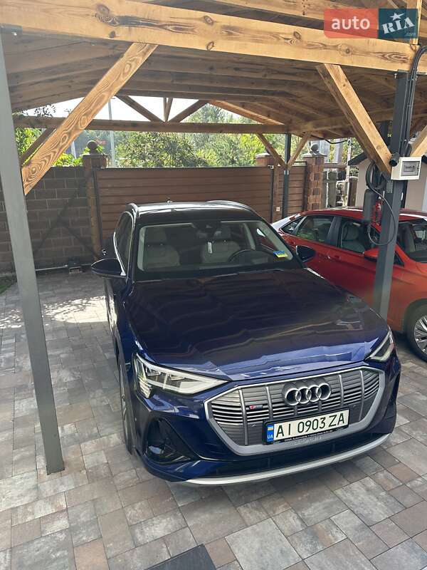 Позашляховик / Кросовер Audi e-tron 2020 в Києві