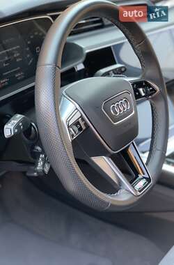 Позашляховик / Кросовер Audi e-tron 2022 в Рівному