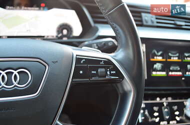 Внедорожник / Кроссовер Audi e-tron 2020 в 