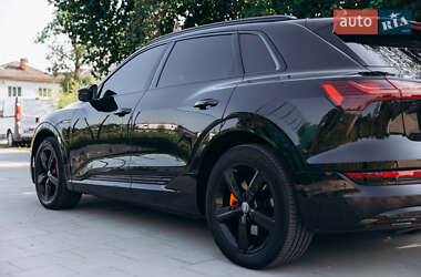 Позашляховик / Кросовер Audi e-tron 2019 в 