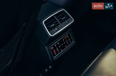 Позашляховик / Кросовер Audi e-tron 2019 в 