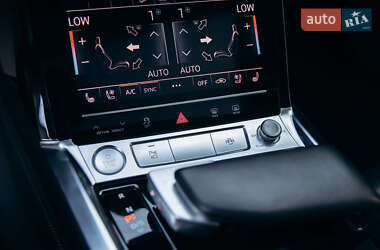 Позашляховик / Кросовер Audi e-tron 2019 в 