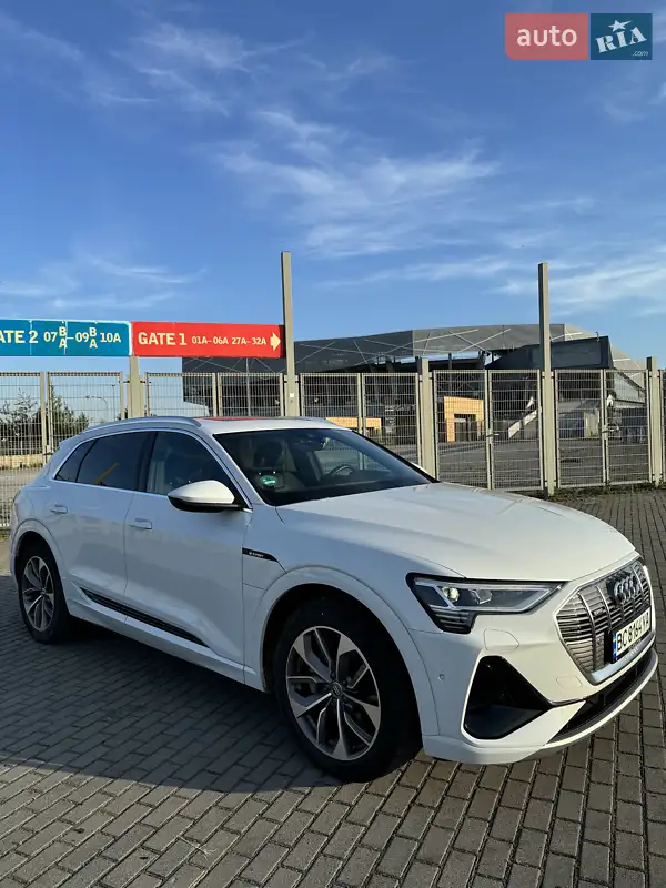 Audi e-tron