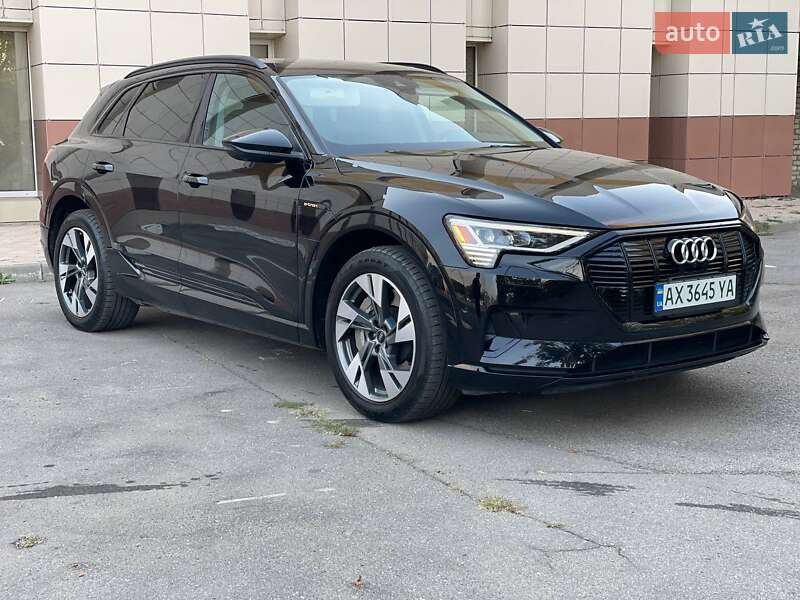 Позашляховик / Кросовер Audi e-tron 2021 в Києві