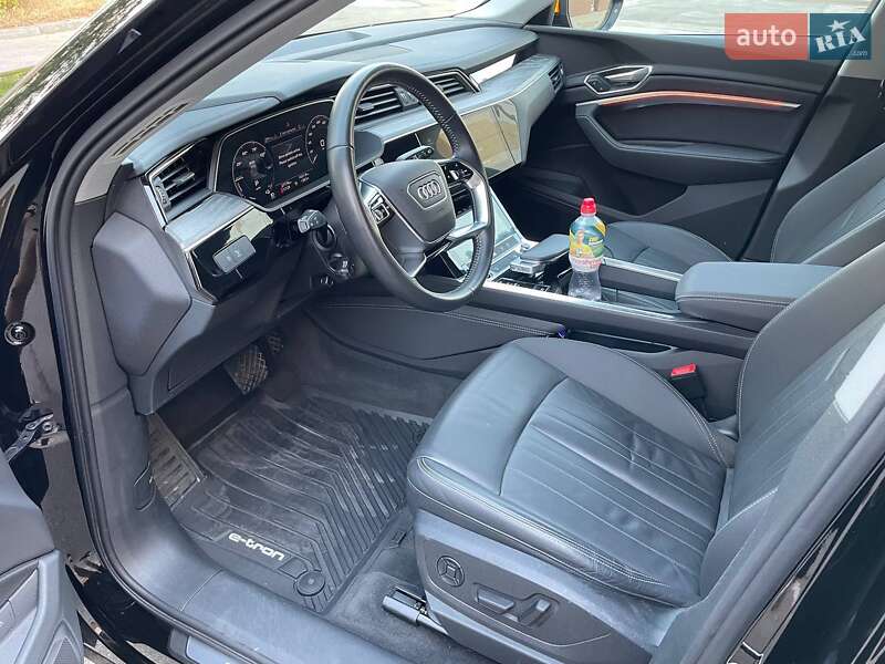 Позашляховик / Кросовер Audi e-tron 2021 в Києві