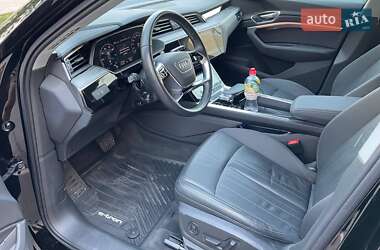 Внедорожник / Кроссовер Audi e-tron 2021 в 