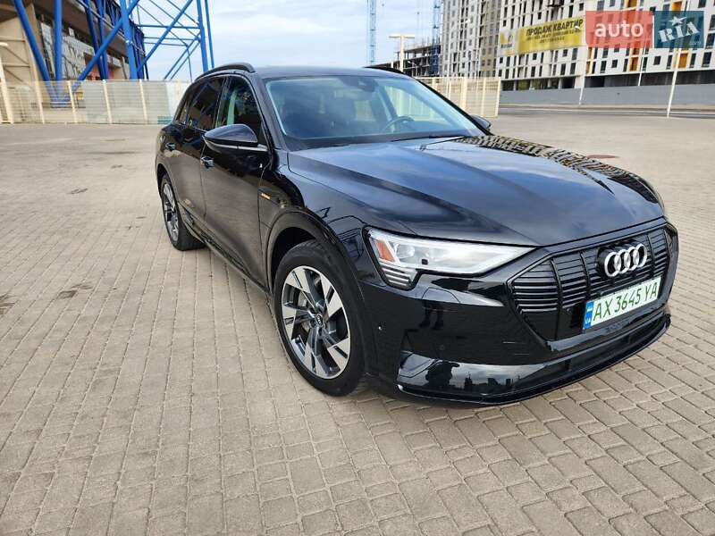 Позашляховик / Кросовер Audi e-tron 2021 в Києві