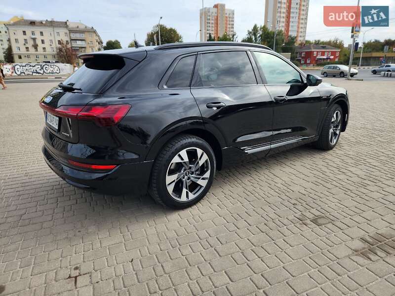 Позашляховик / Кросовер Audi e-tron 2021 в Києві
