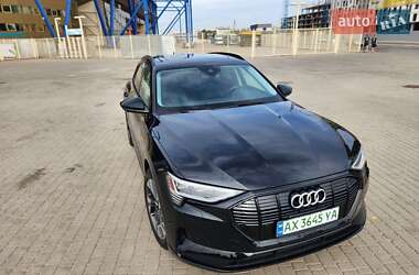 Внедорожник / Кроссовер Audi e-tron 2021 в 