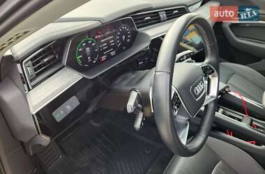 Внедорожник / Кроссовер Audi e-tron 2021 в 