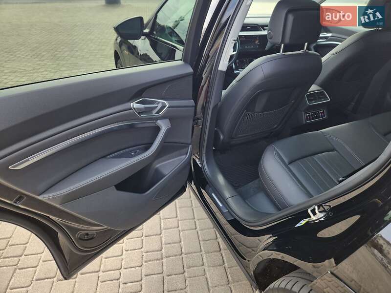 Позашляховик / Кросовер Audi e-tron 2021 в Києві фото 65 Позашляховик / Кросовер Audi e-tron 2021 в Києві