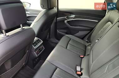 Внедорожник / Кроссовер Audi e-tron 2021 в 