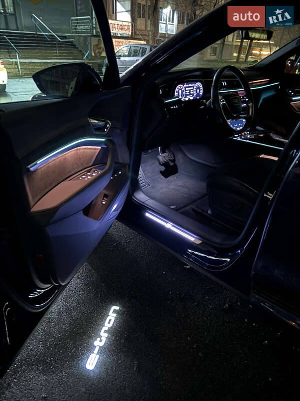 Внедорожник / Кроссовер Audi e-tron 2020 в Киеве