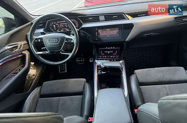 Позашляховик / Кросовер Audi e-tron 2020 в 