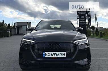 Позашляховик / Кросовер Audi e-tron 2022 в 