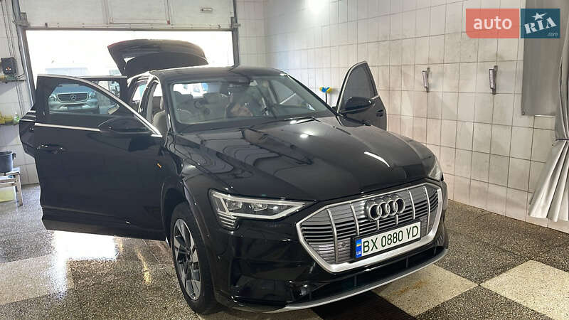 Позашляховик / Кросовер Audi e-tron 2020 в Кам'янець-Подільському