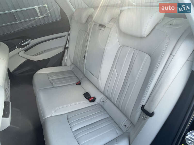 Позашляховик / Кросовер Audi e-tron 2020 в Кам'янець-Подільському