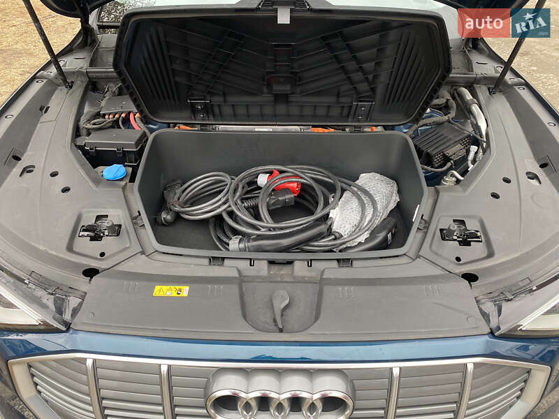 Внедорожник / Кроссовер Audi e-tron 2022 в Полтаве
