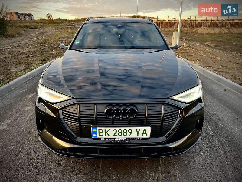 Внедорожник / Кроссовер Audi e-tron 2019 в Ровно
