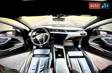 Внедорожник / Кроссовер Audi e-tron 2019 в 