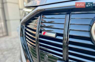 Внедорожник / Кроссовер Audi e-tron 2021 в 