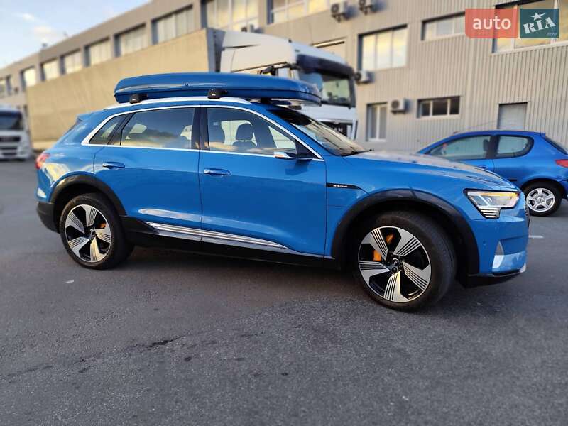 Внедорожник / Кроссовер Audi e-tron 2019 в Киеве