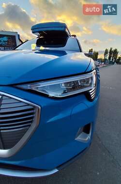 Внедорожник / Кроссовер Audi e-tron 2019 в 