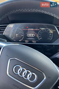 Внедорожник / Кроссовер Audi e-tron 2020 в 