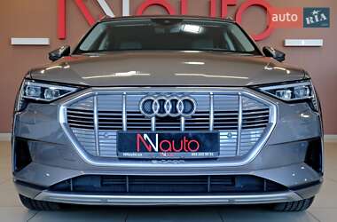 Внедорожник / Кроссовер Audi e-tron 2020 в 