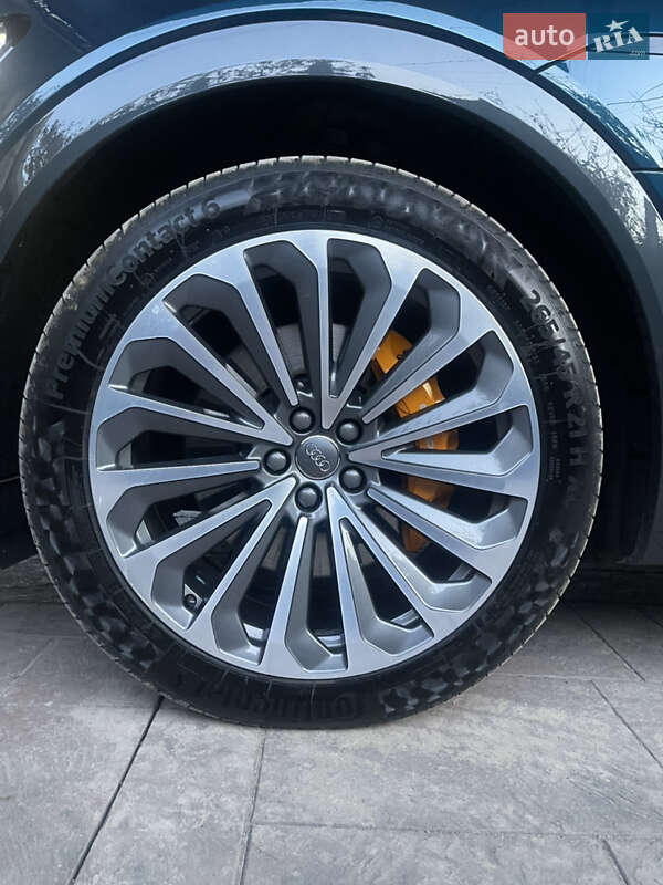 Внедорожник / Кроссовер Audi e-tron 2019 в Черновцах