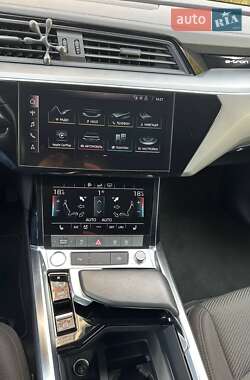 Внедорожник / Кроссовер Audi e-tron 2020 в 
