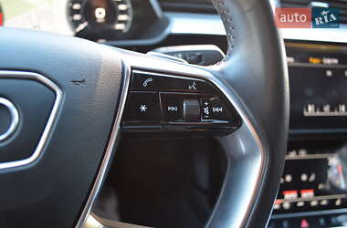 Внедорожник / Кроссовер Audi e-tron 2020 в 