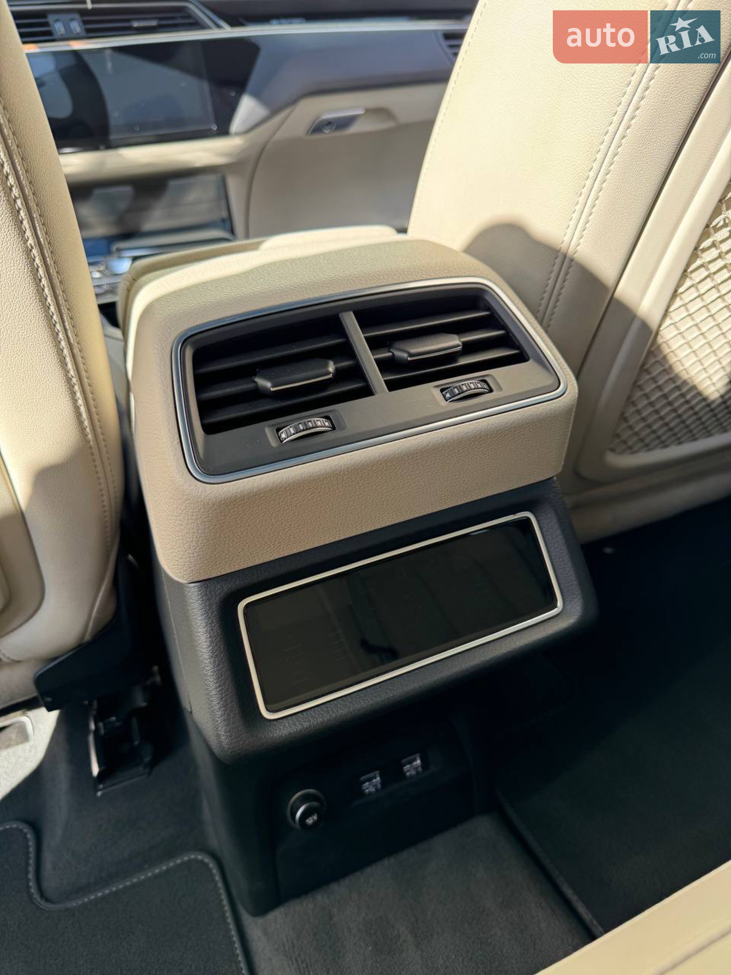 2019 Audi e-tron - мініатюра 23