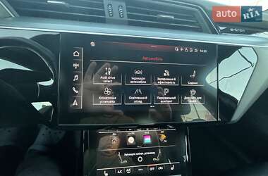 Внедорожник / Кроссовер Audi e-tron 2020 в 
