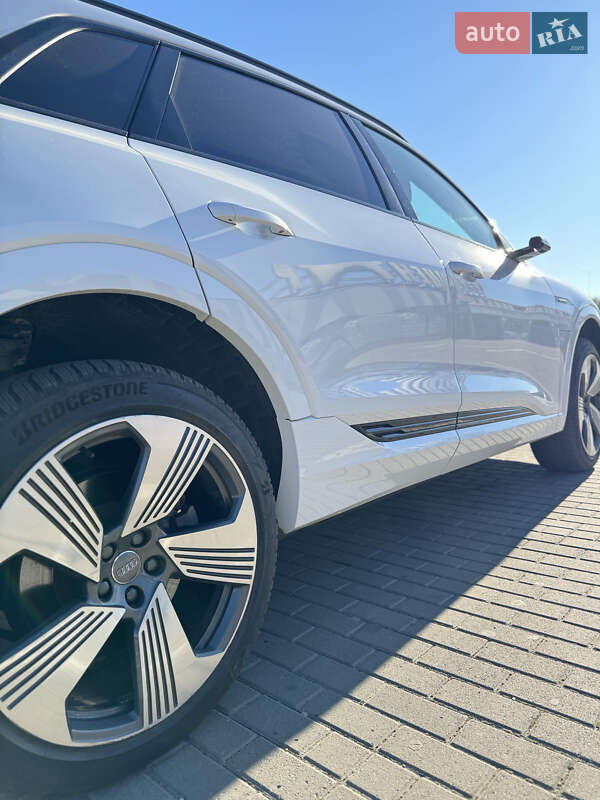 Внедорожник / Кроссовер Audi e-tron 2019 в Дрогобыче