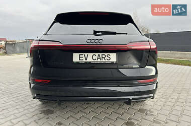 Внедорожник / Кроссовер Audi e-tron 2023 в 