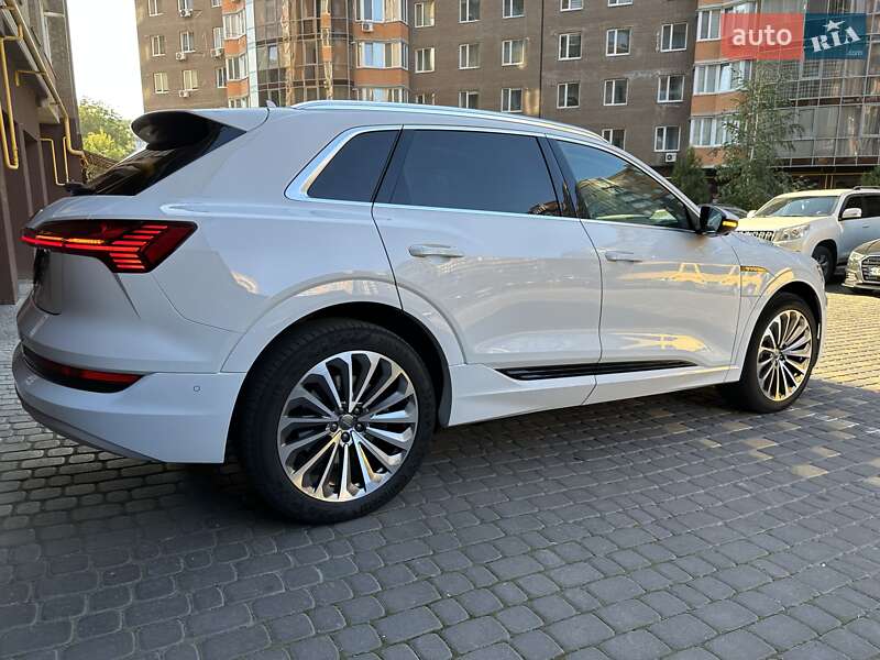 Внедорожник / Кроссовер Audi e-tron 2019 в Виннице